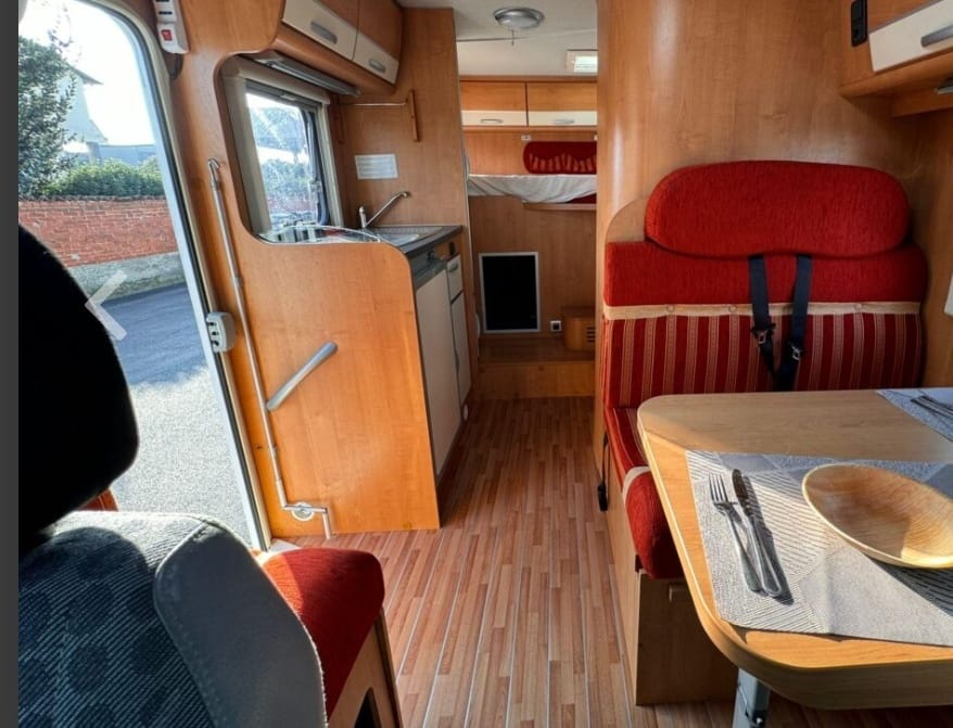 Autocaravana vista lateral
